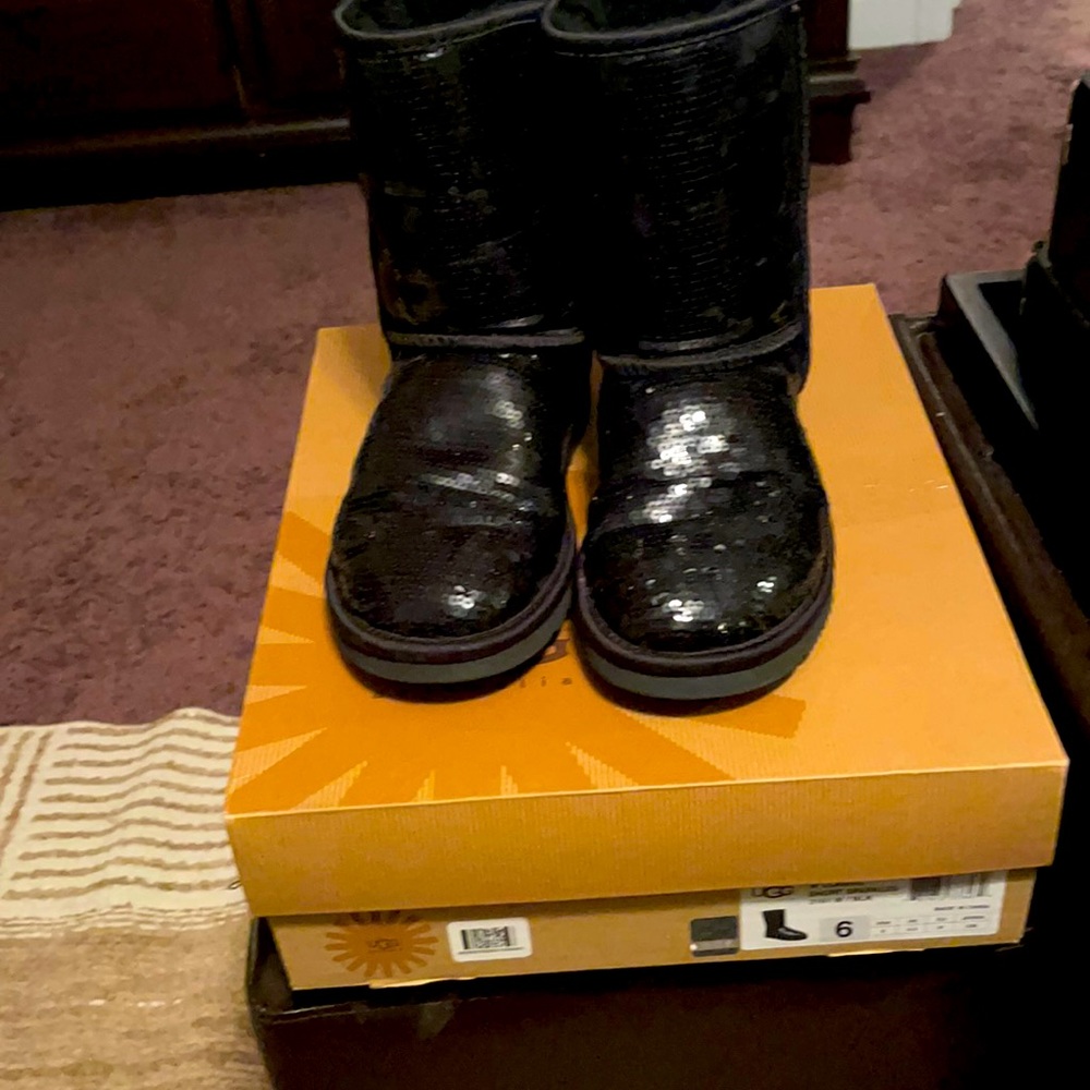 Ugg classic short sparkles